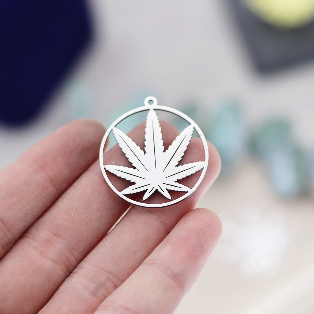 3PCS/LotHemp Leaf Necklace Weed Jewelry Marijuana Leaf Pendant Cannabis Necklace Round Pot Leaf Pendant Boho Hippie Necklace