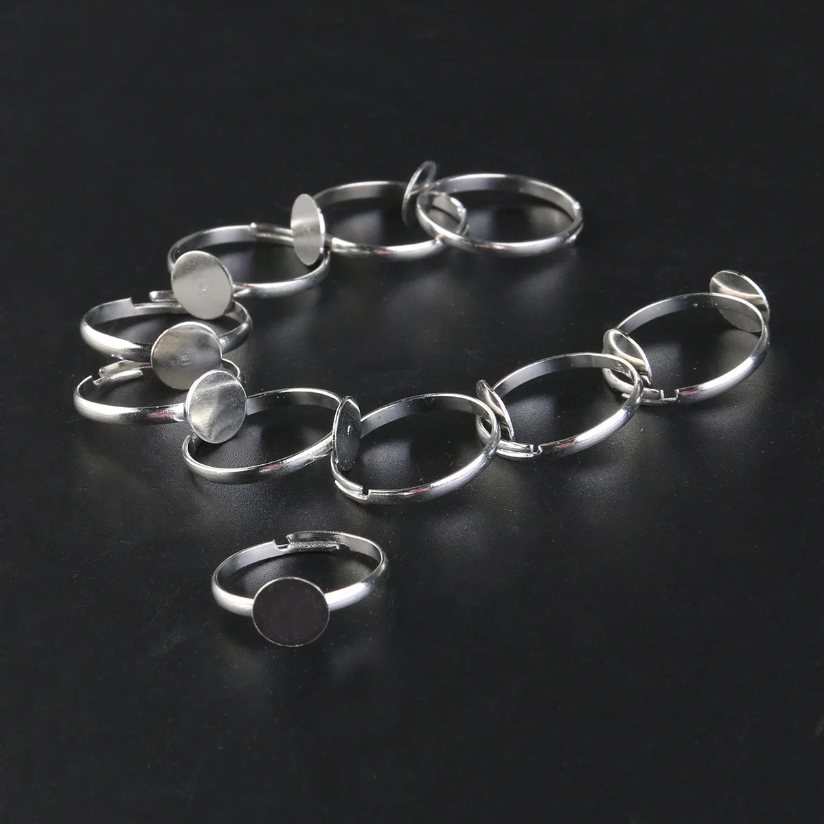 

10Pcs Adjustable Silver Plated Ring Bases 8Mm Blank Metal Mounting Rings Fashion Accessories for DIY Jewelry Making Charm Rings