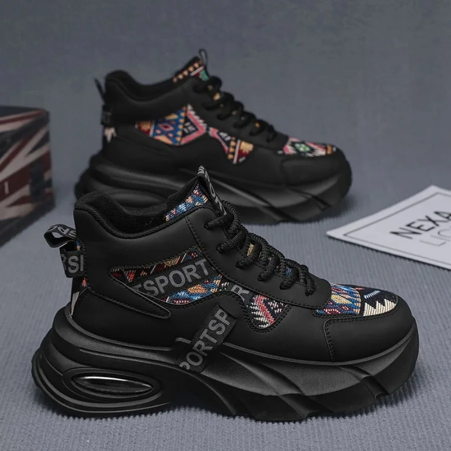 High-top Casual Sports Shoes for Men with Thick Soles Lace-up Large Round Heads Durable Leather Surfaces for All Four Seasons