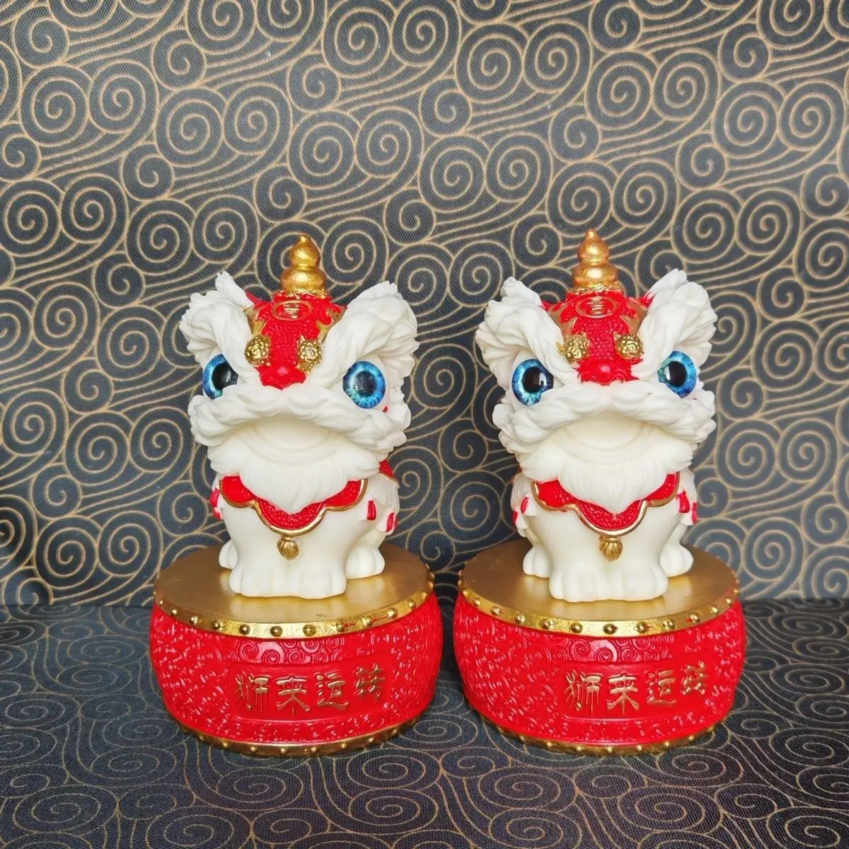 Ivory Nut Carved Lion Dance Awakening Lion Figurine Creative Premium Niche Desktop Tea Table Decor Craft Ornament