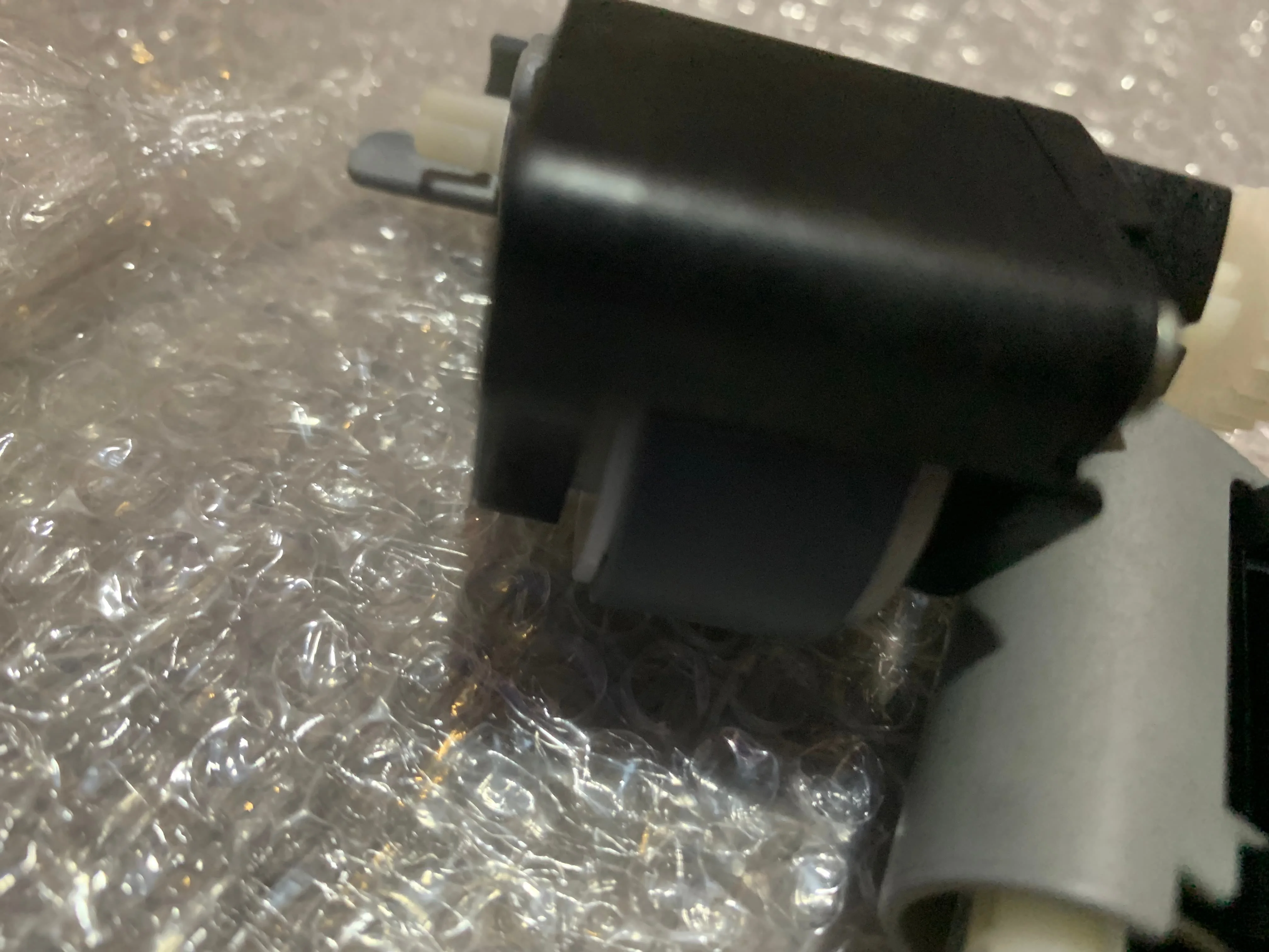 

1 оригинальный ролик захвата 1547069 PICK ASSY для Epson L200 L201 L100 L101 T22 ME33 ME330 ME35 ME350 TX120 TX130 SX125 S22 SX130