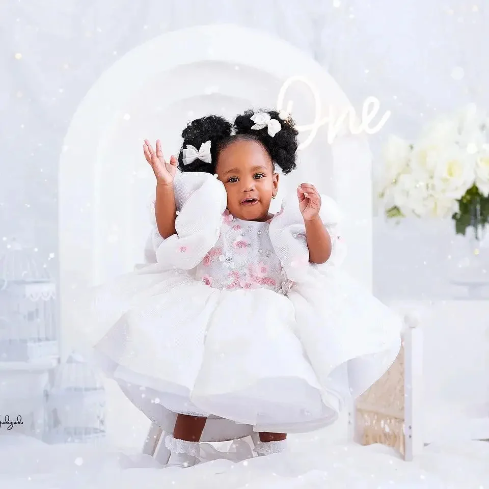 

Customized White Flower Girl Dresses For Wedding Flowers Crystal Puffy Tulle Toddler First Birthday Party Photo Shoot Ball Gown