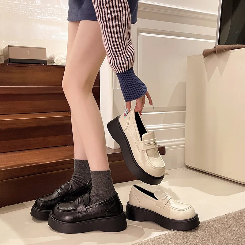

2005 Hot Selling New Women's Thick Bottom Loafers Heightening College Shoes Retro British Style Flat Bottom Round Toe Summer