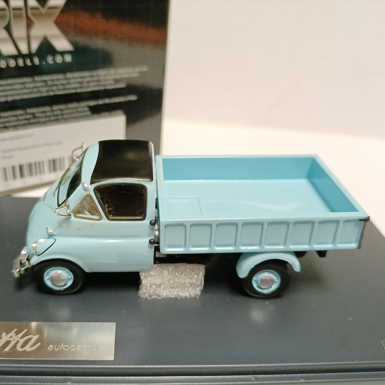 Matrix 1:43 Scale Resin Blue Isetta Autocarro Transport Pickup Truck Toys Cars Model Classics Adult Gift Souvenir Static Display