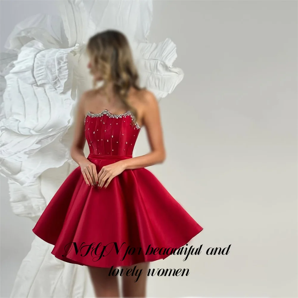 NFYN robe de soirée rouge sans manches robes de bal sans bretelles Mini robe de soirée formelle avec robe de bal en cristal pour femme personnalisée