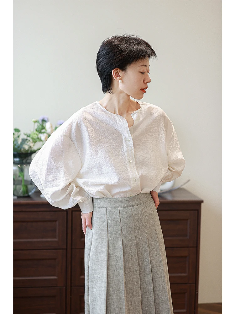 

Новинка осени 2025: Простой повседневный женский топ свободного кроя бежевого цвета с круглым вырезом, винтажный стиль, на пуговицах