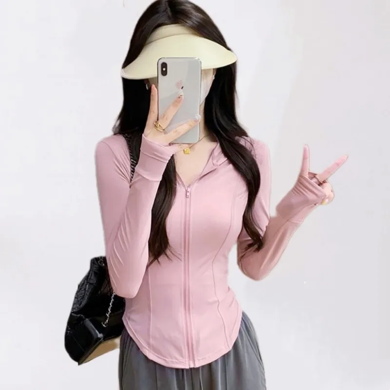 Damen-Jacke mit Reißverschluss und Kapuze, schmal geschnitten, langärmlig, Daumenloch, abgerundeter Saum, figurbetont, für Workout, Sonnenschutz, lässige Sport-Oberbekleidung, Oberteile – Detail 5