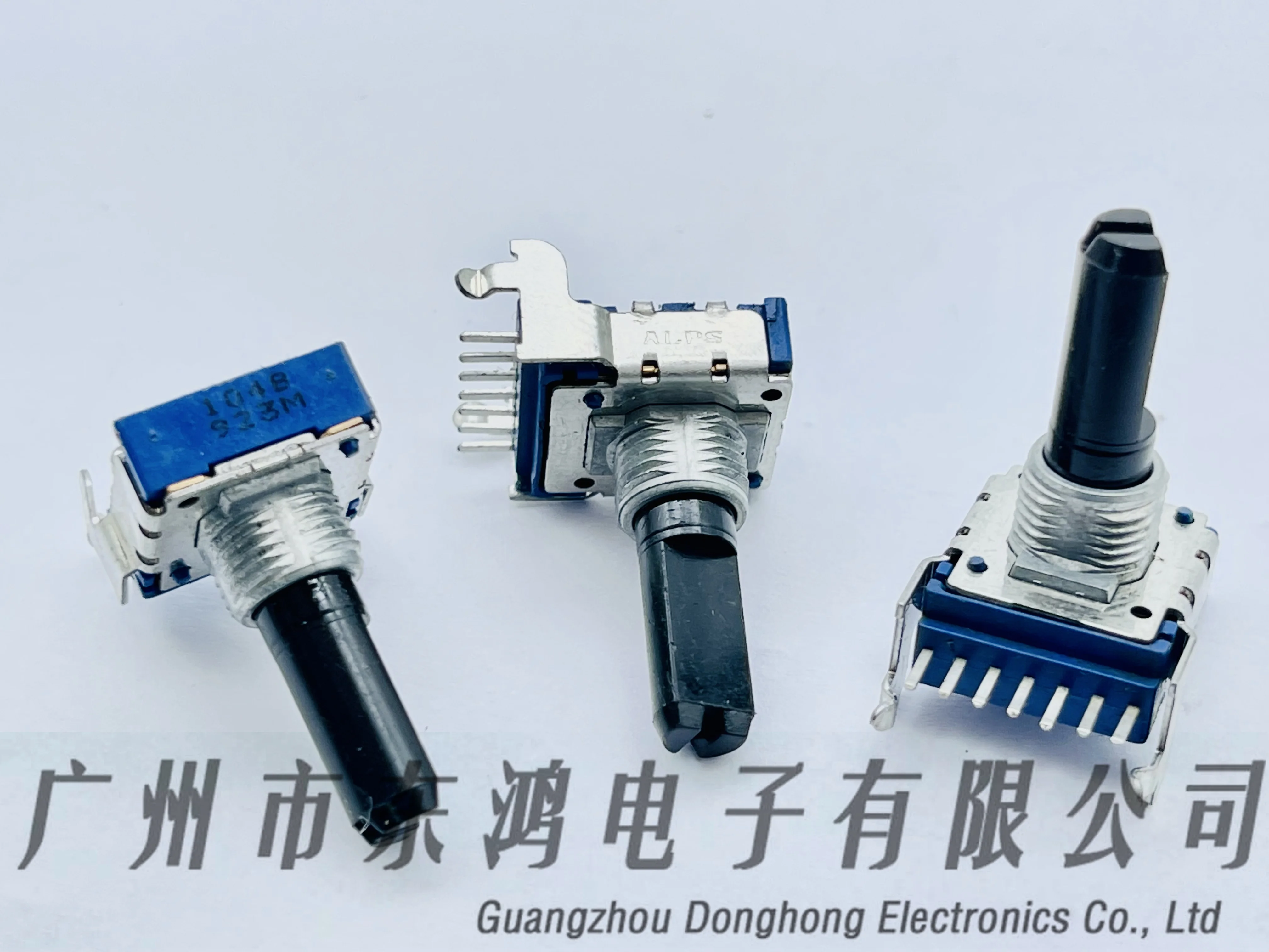 1PCS ALPS with Center Positioning Bass B100K Potentiometer Model RK14 shaft length 20mm