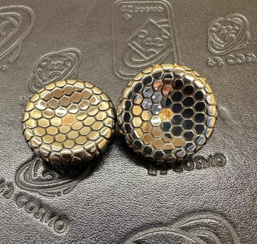 Used EDC Superconducting mushroom button 24.5*16.5*5.2 fidget decompression toy