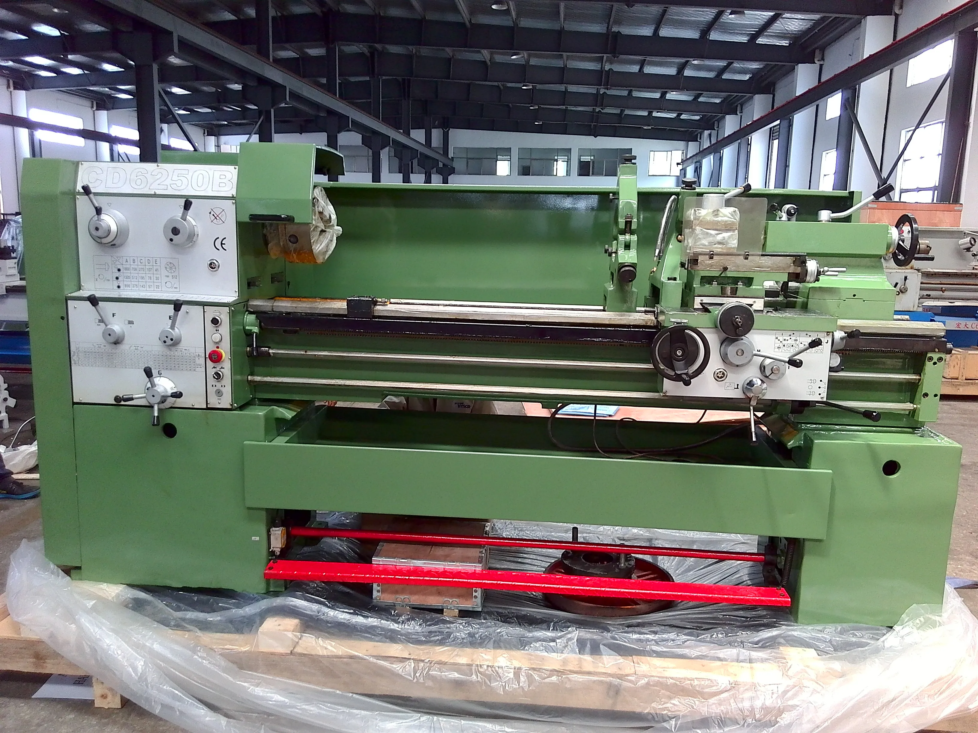 Airow CD6260B Engine Lathe Machine Price and Specification for Metal Cutting With CE