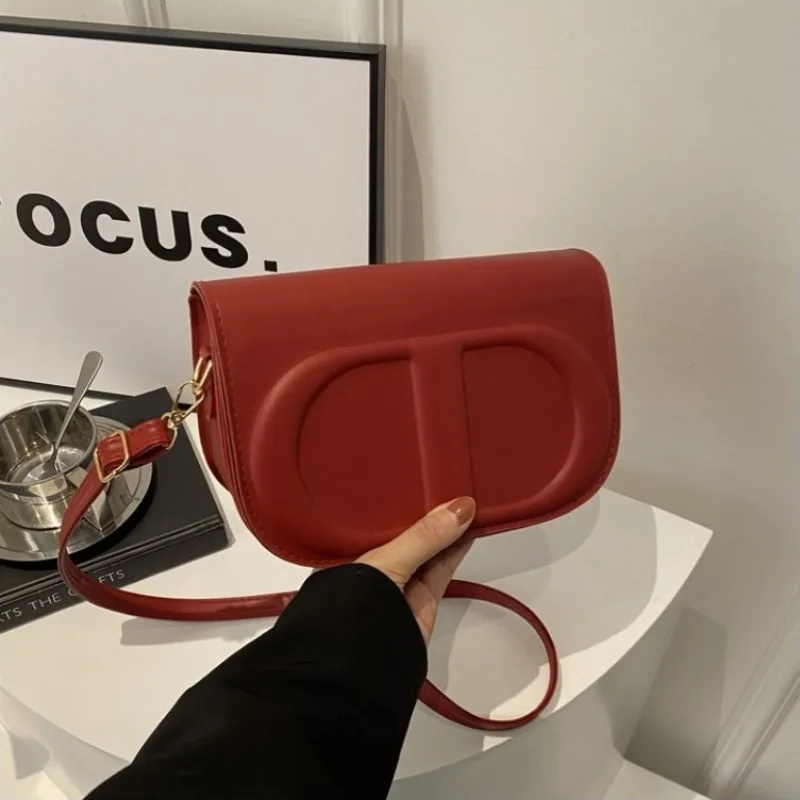 

Classic Designer Unique Diaper Bag Elegant Crossbody Bag For Women Trendy Solid Color Tote Minimalist Leather Style