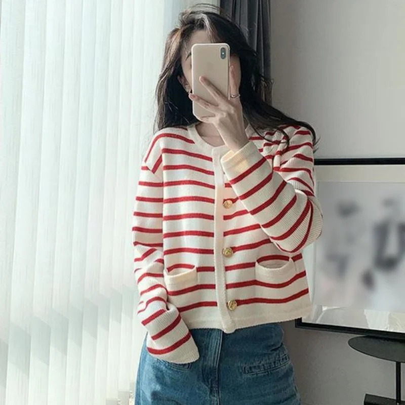 Collision Striped Round Neck Knitted Cardigan Female Autumn French Loose Short Paragraph Outwear Sweater Gold Buckle