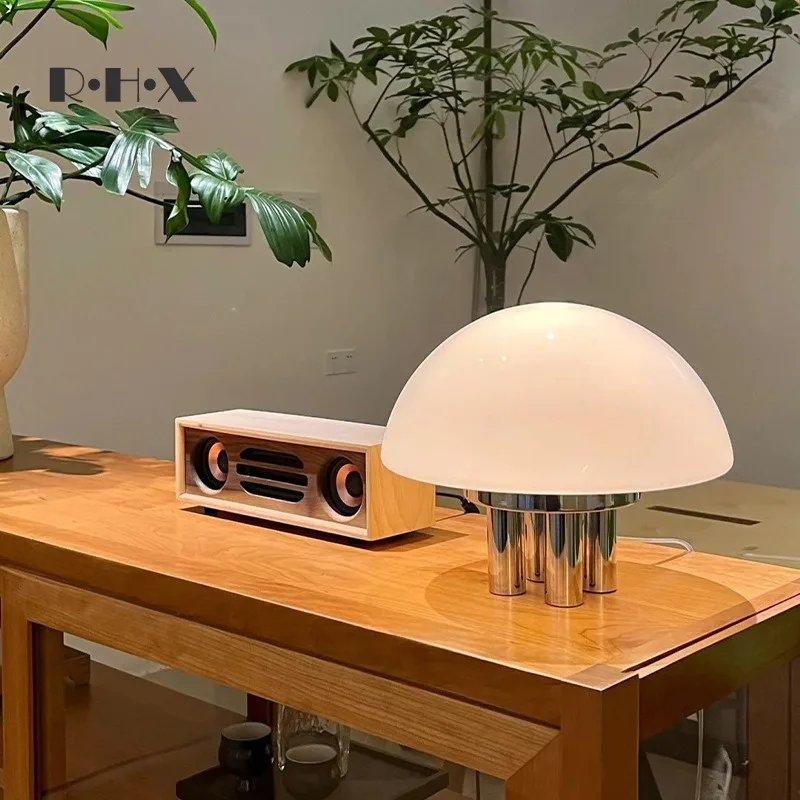 

Винтажная настольная лампа в стиле Баухаус Ins, прикроватная креативная лампа для спальни, декоративная лампа высокого класса в стиле ретро в итальянском стиле