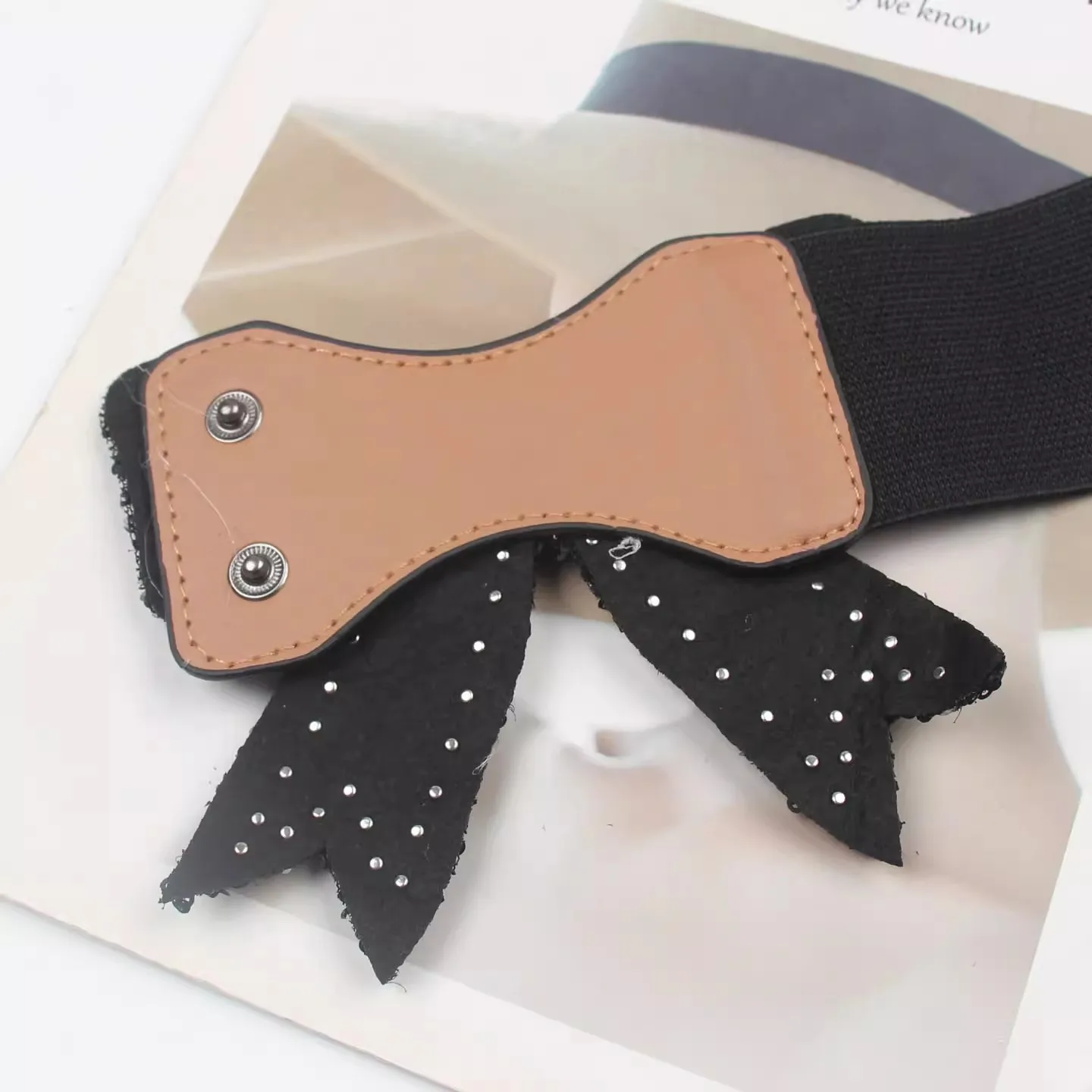 نوعية جيدة! المرأة مطرز القوس الأسود مطاطا مشد الإناث Cummerbund معطف حزام فستان Decration حزام عريض J1748