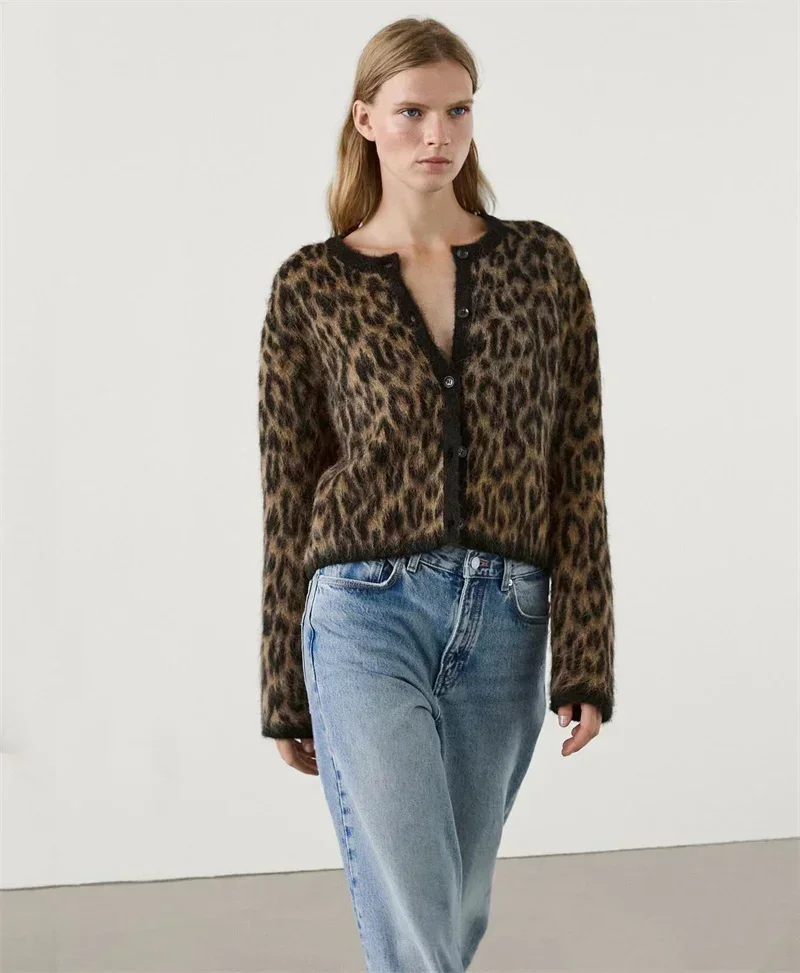 Autumn 2024 Women Long Sleeve Knitted Sweater Coat Leopard Single Breasted Loose Casual Knit Cardigan Crop Top Streetwear Ladies