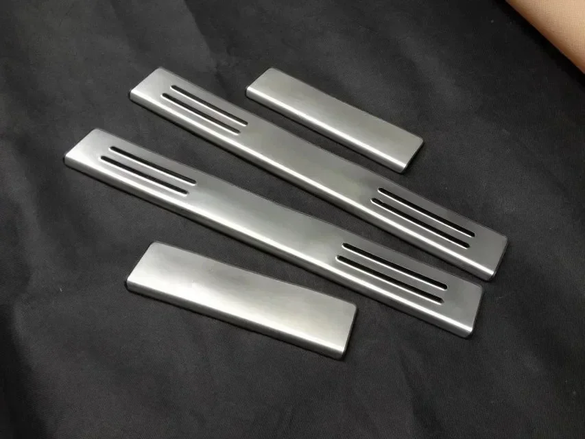 

Накладки на пороги из нержавеющей стали для Mazda CX-5 (2013, 2015, 2016) – Защита от царапин, стилизация салона