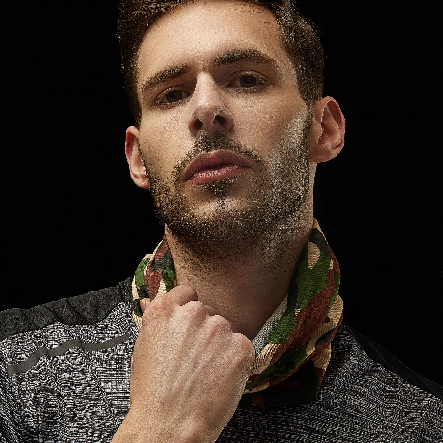 قناع أنيق متعدد الألوان للرقبة بطباعة المدينة مثالي للأنشطة الخارجية والرياضة والمشي لمسافات طويلة وواقي من الشمس وقناع وجه قاطرة قابل للتنفس