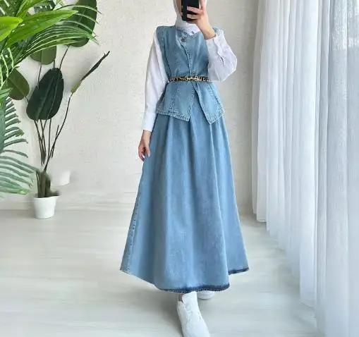 

Однотонная рубашка с воротником в сочетании с джинсовым жилетом без рукавов и джинсовой юбкой с высокой талией для осенней женской повседневной одежды