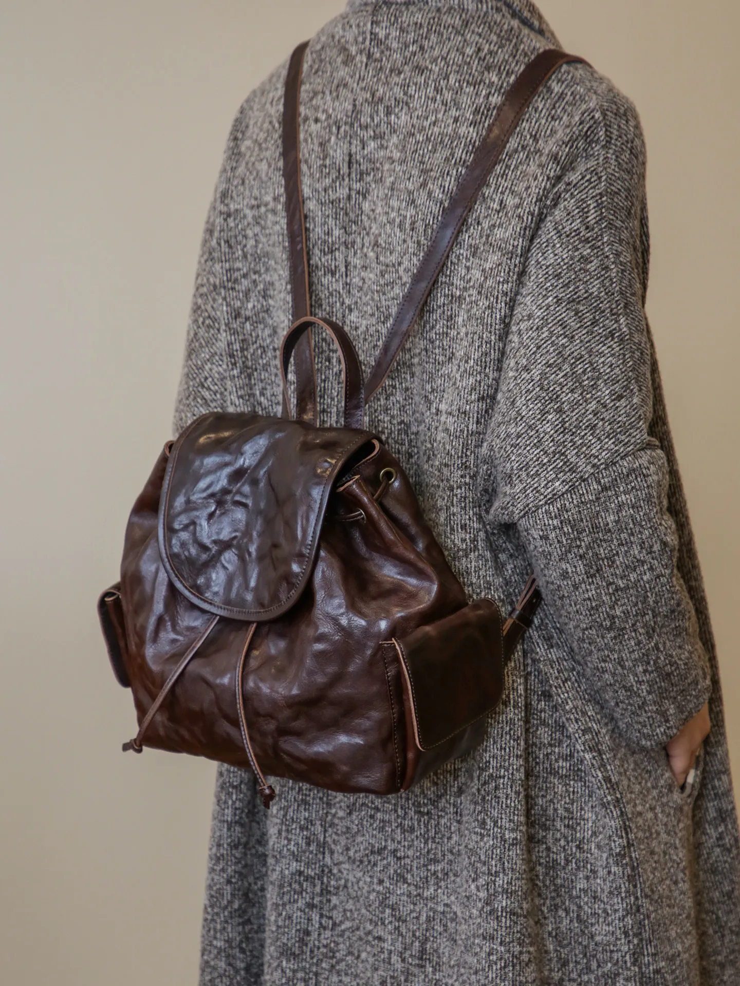 Vintage genuine leather women's backpack organizers designers handmade natural soft cow leather female outdoor travel bagpack