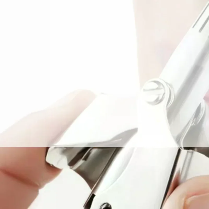 /YOV/Stainless Steel Washable Portable Manual Nose Hair Trimmer For Men & Women Waterproof Ear Hair Trimmer