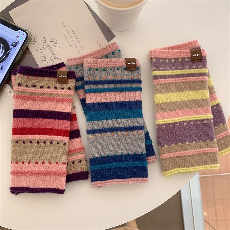 Herfst en winter verdikte warme halfpuntige geweven handschoenen voor vrouwelijke studenten om vingerloze polsbandje gekleurd te schrijven