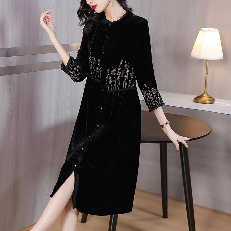 2023 Autumn/Winter New Silk Golden Velvet Embroidered Long Sleeve Dress for Women's Loose Large O-Neck Retro Knee Length Gown