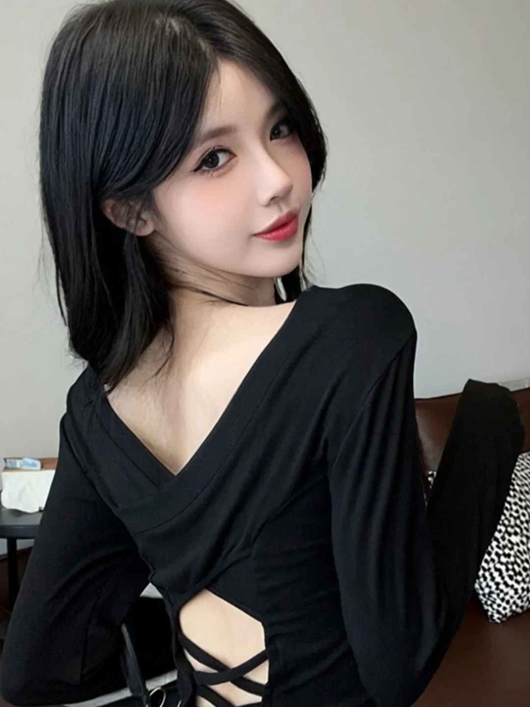 

Fashionable Long Sleeve Backless U-Neck Letter Print T-Shirt Women's Sexy Base Layer Short Top Pure Desirable Cross Design
