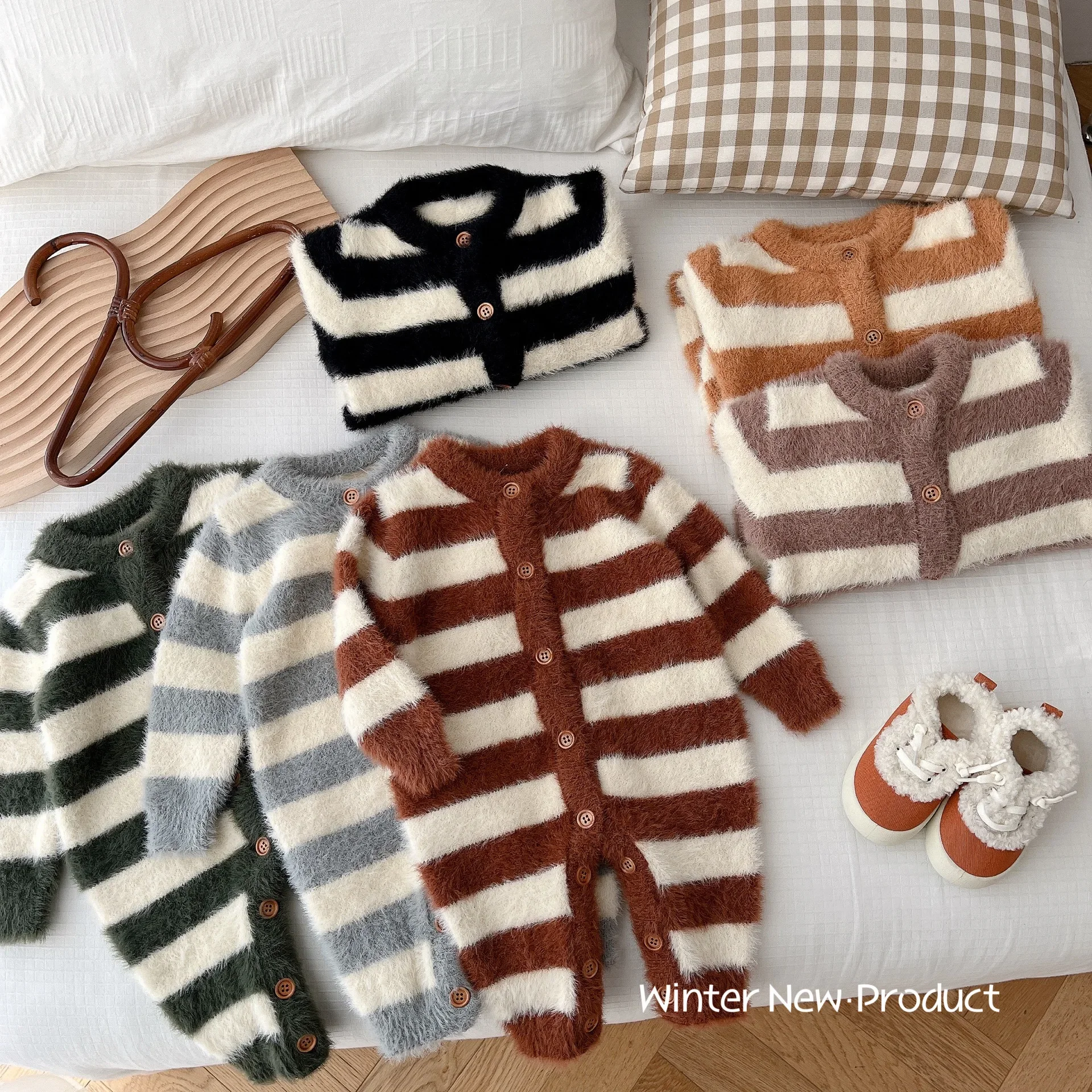 

Rompers Jumpsuits Winter Boys Causal Girls Baby Stripe Baby Clothes Tide Round Collar Button 2023 Pleated Simple