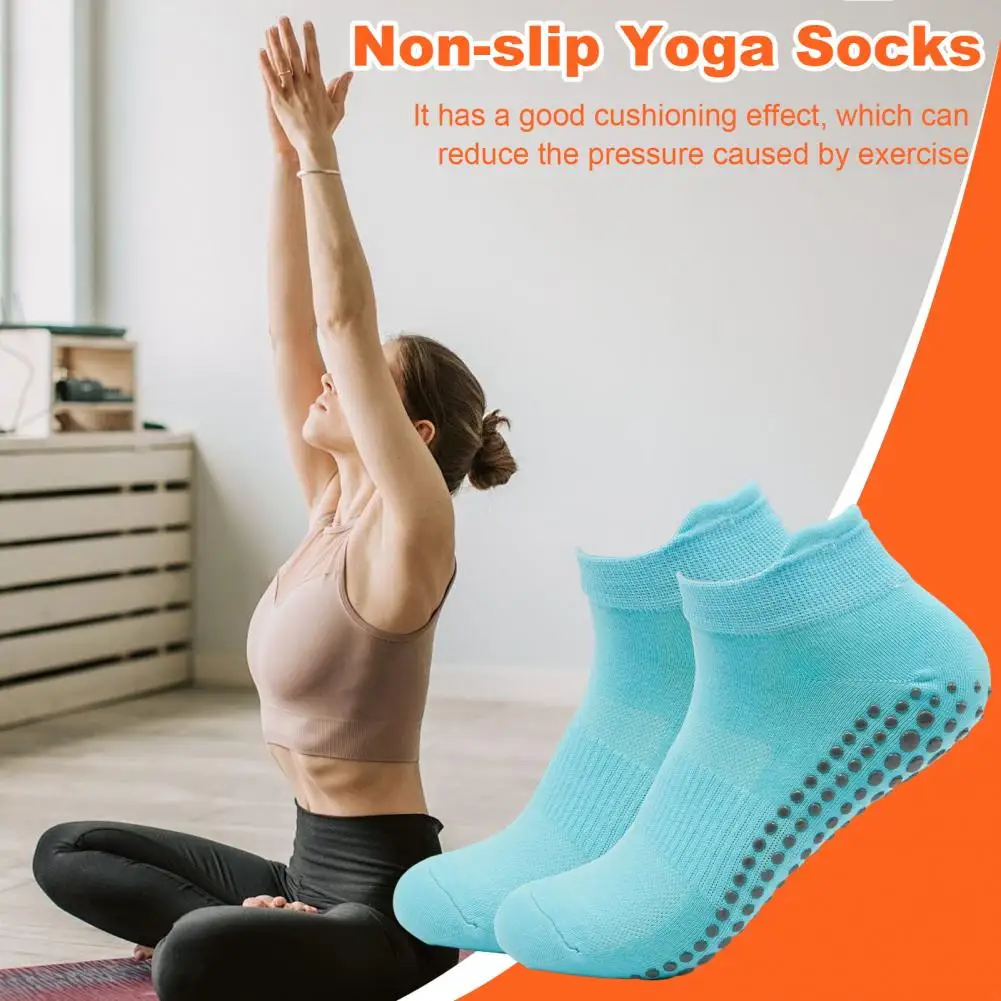 Arch Support Athletic Socks Warm Anti-slip Unisex Floor Socks with Silicone Bottom for Sports Winter Activities for High