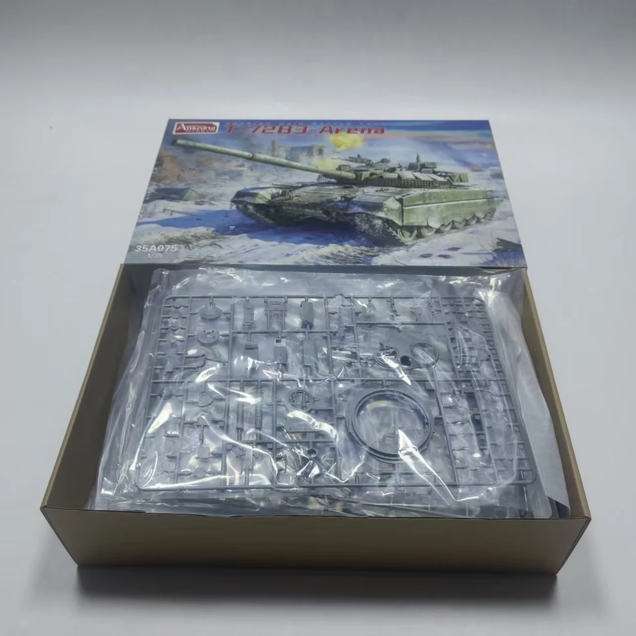 Tank Plastic Model Kit Amusing 35A075 1/35 Russian T-72B3 Arena-M Active Protection System