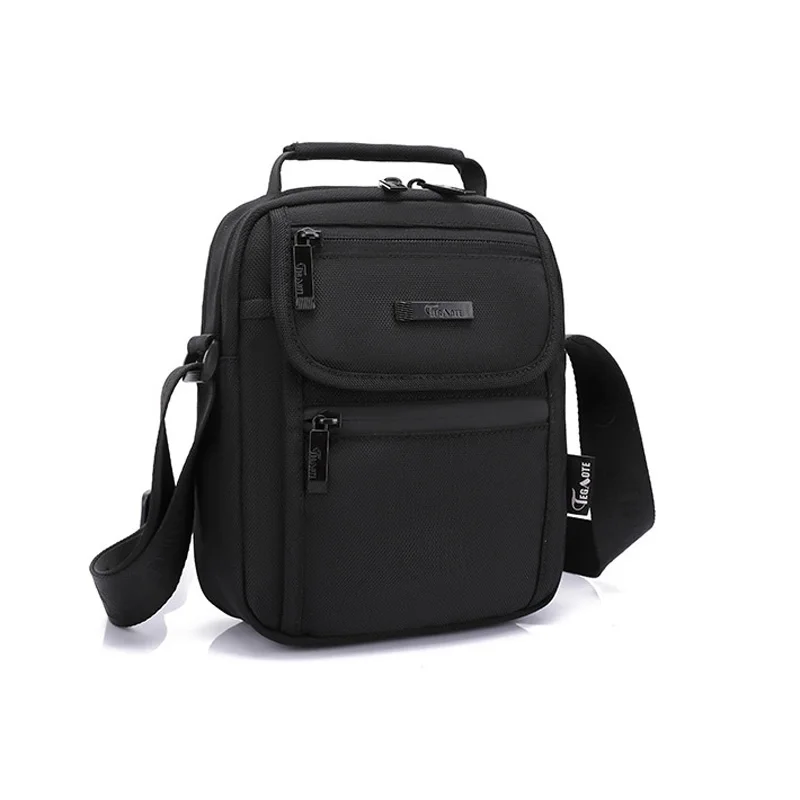 

Casual Crossbody Bag with Adjustable Shoulder Straps Multiple Pockets Large Capacity Suitable for Daily and Commuting Use