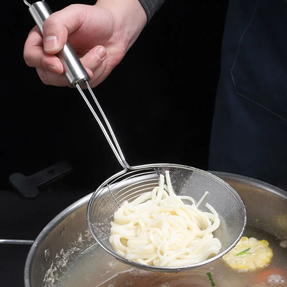 

Ложка-дуршлаг для вонтонов из нержавеющей стали с эргономичной термостойкой ручкой для быстрого слива горячего масла и кипятка, кухонный инструмент