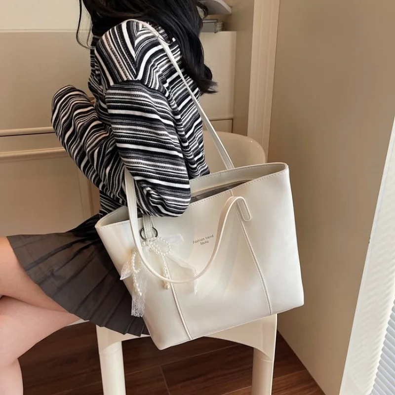 

Women's Tote Bag Made Of Goatskin Leather Featuring High-End Scotland Trendy Lightweight Soft Daily Style