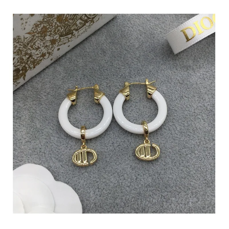 

Stud Earrings Femininity Retro High-end Sense Diamond-encrusted Letter Earrings Women's Needles
