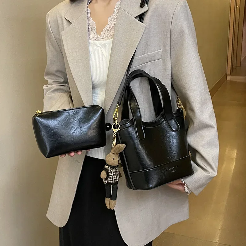 

2025 New! Women's Niche Korean-style Tote Bag - High-end Vibe, Parent-child Design, Retro Trendy Shoulder Bag