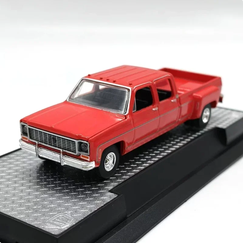 M2 1: 64 Scale Extended Pickup Truck Alloy Car Model Static Collection Decorated Holiday Gifts Toys