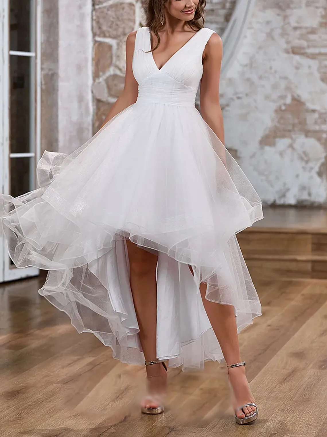 

Elegant A-Line Tulle Wedding Dress Asymmetrical Hem Sleeveless V-Neck Ruffles Bridal Gown 2025 Free Customized