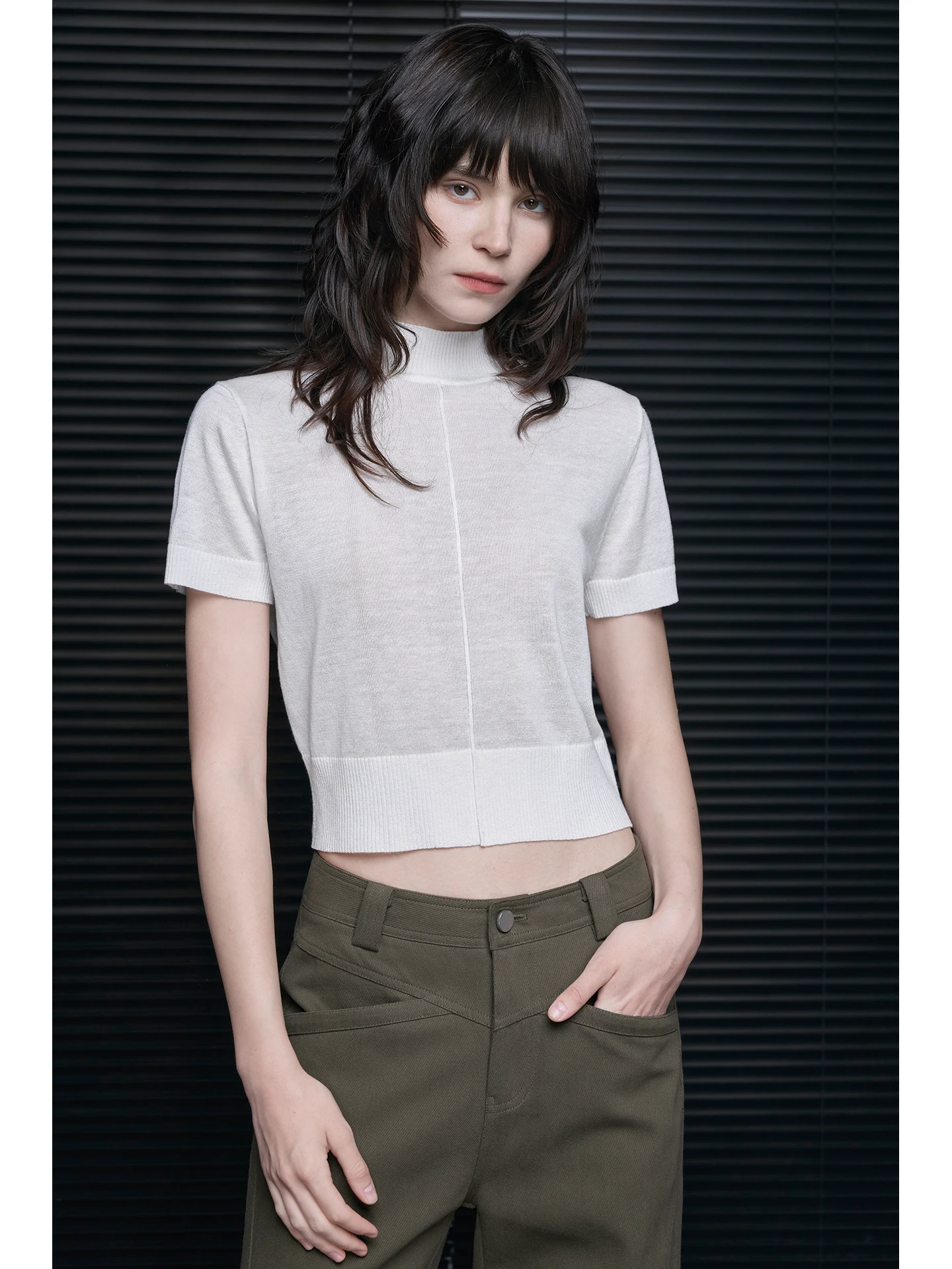 

Белый вязаный свитер с высоким воротником и коротким рукавом, женский, приталенный, с пэчворк-дизайном, в уличном стиле, из шерстяной смеси, весна-лето, новинка