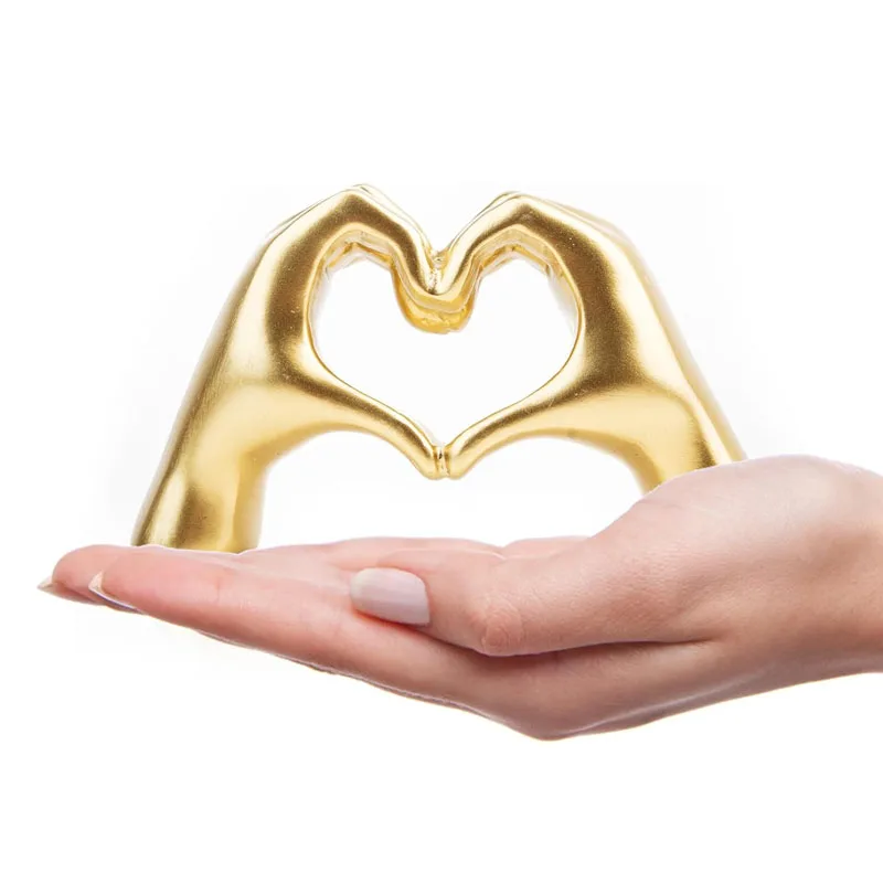

Heart Shaped Hand Statue Decoration Desktop Ornament Decoration Living Room Bedroom Bookshelf Office Display Unique Gifts