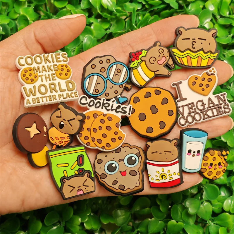 Neuankömmling 1 stücke kawaii Food-Serie vegane Kekse PVC-Schuh Charms für Clogs Pins Gartens chuhe Knopf Dekorationen DIY Rucksack