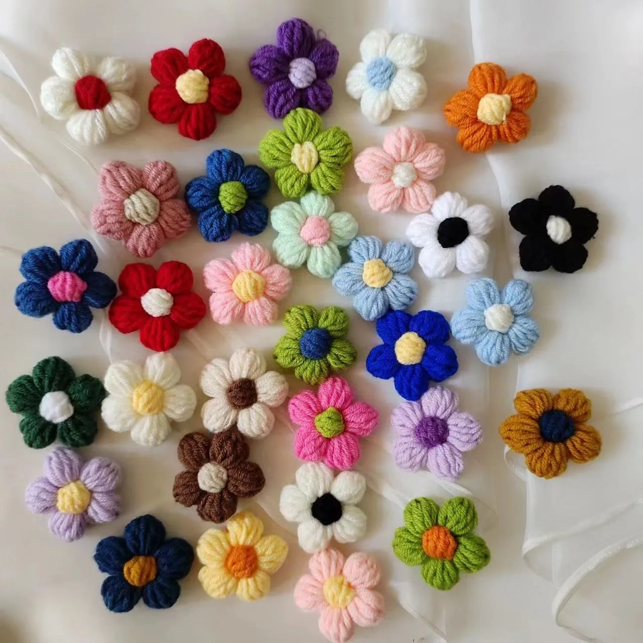 Mini Hand-knitted Flower Brooch for Clothes Bags Applique Sew Patches Korean Cotton Wool Flower Floral Petals DIY Craft Supplies