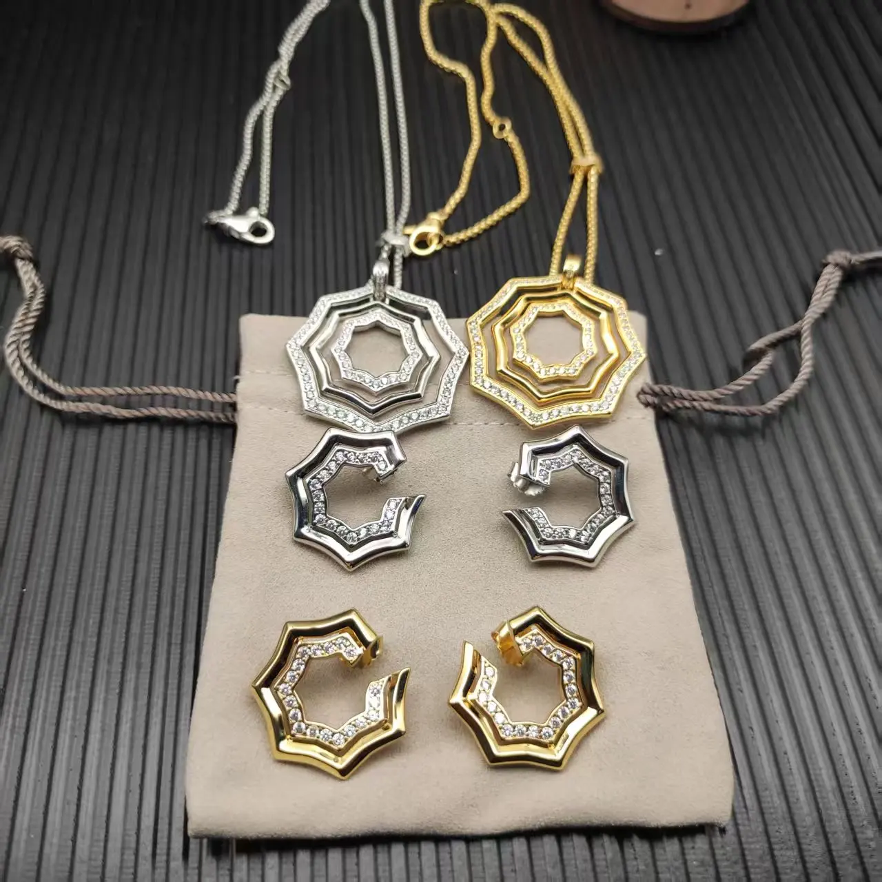 

S925 Стерлингового Серебра 2025 Новый 38 мм Зубчатое Ожерелье Серьги Унисекс Модные Модные Персонализированные Ретро Роскошные Ювелирные Изделия