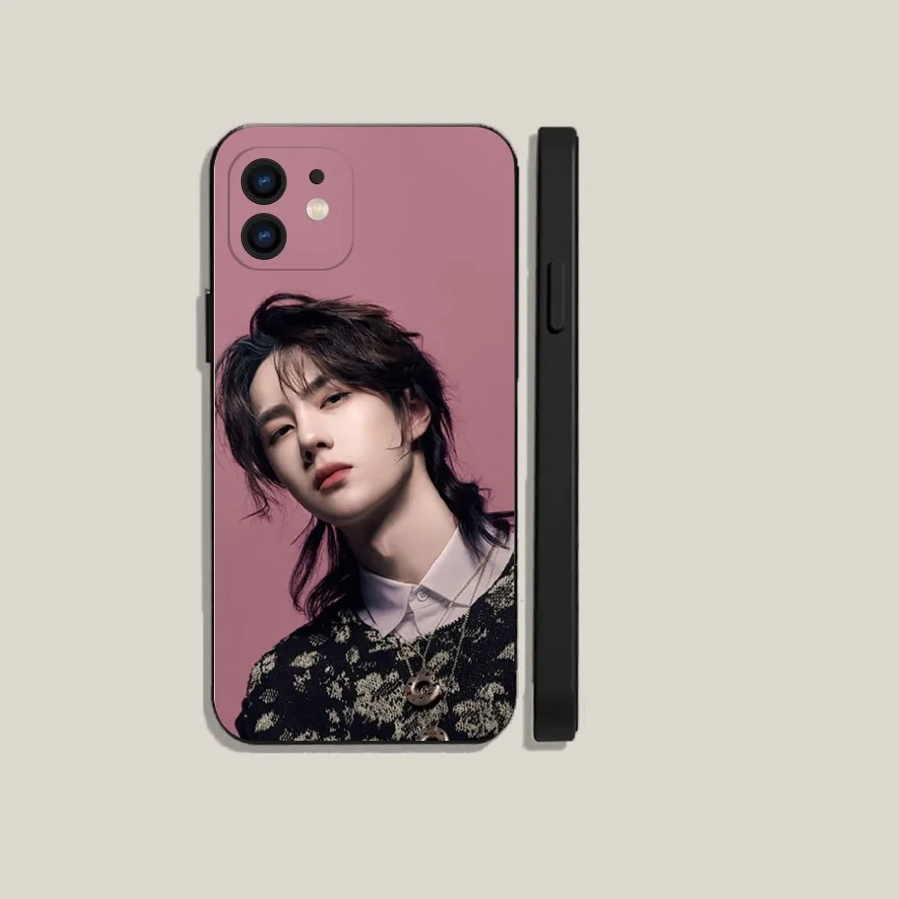 Schauspieler W-Wang YiBo Handyhülle für iPhone16,15,14,13,12,11,Plus,Pro Max,XS,X,XR,SE,Mini,8,7 Weiche Silikon-Schutzhülle in Schwarz