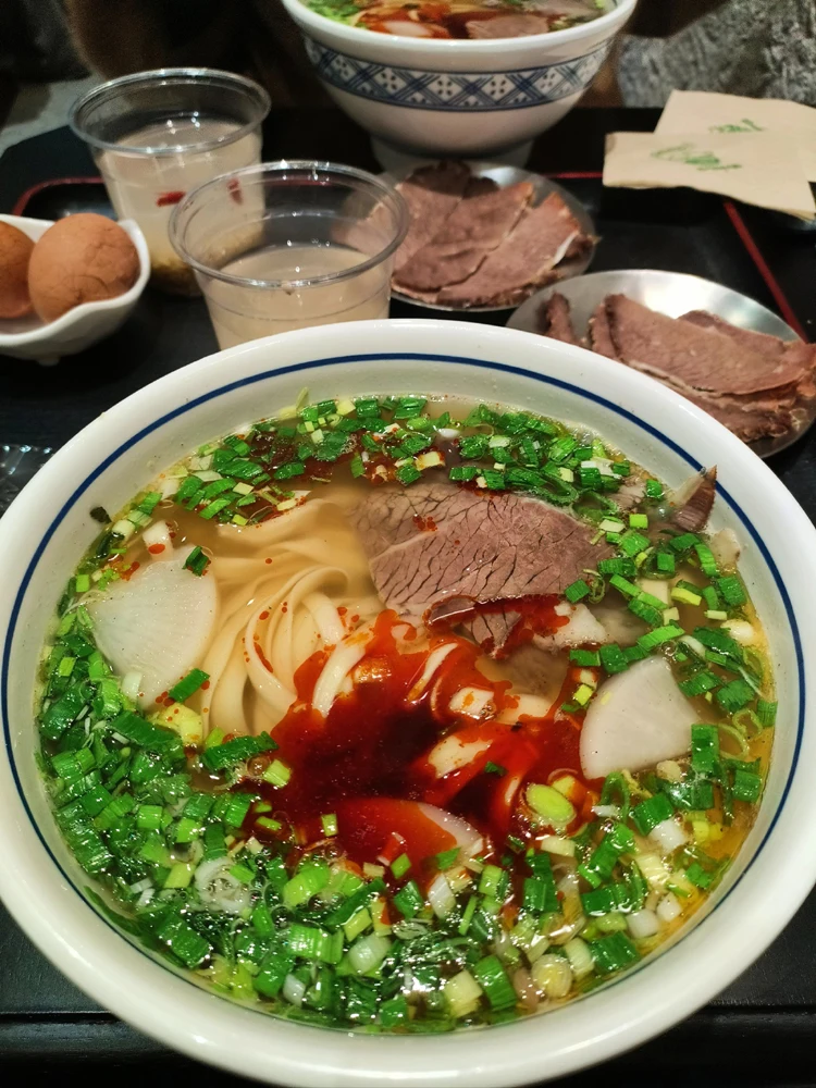 

Commercial Soft Ice Cream Sauce Filling Machine/Ketchup Chili Sauce Heating And Stirring Type Filling Machine