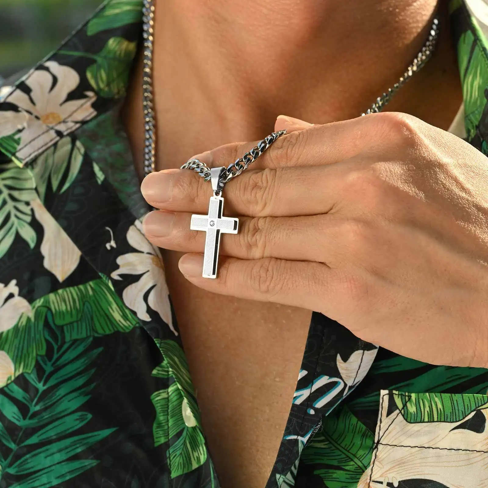 Wasserdichte, stilvolle Kreuz-Halskette für Männer und Jungen, nie verblassende Edelstahl-Anhänger-Halskette, christliches Gebetsschmuck-Geschenk – Detail 4