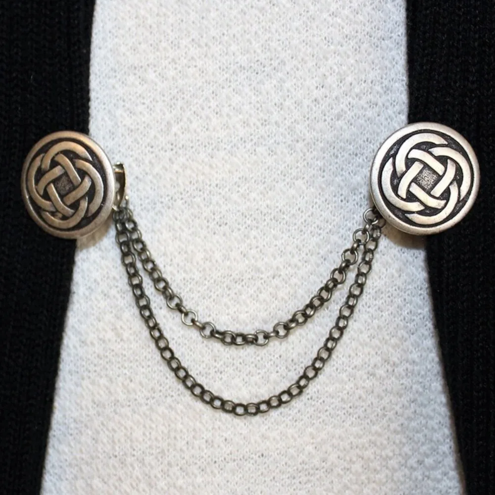 Vintage Flower Sweater Clip Women Fashion Chain Cardigan Clip Retro Hand Forged Buckles Waist Clip Cloak Brooch Pin Jewelry Gift