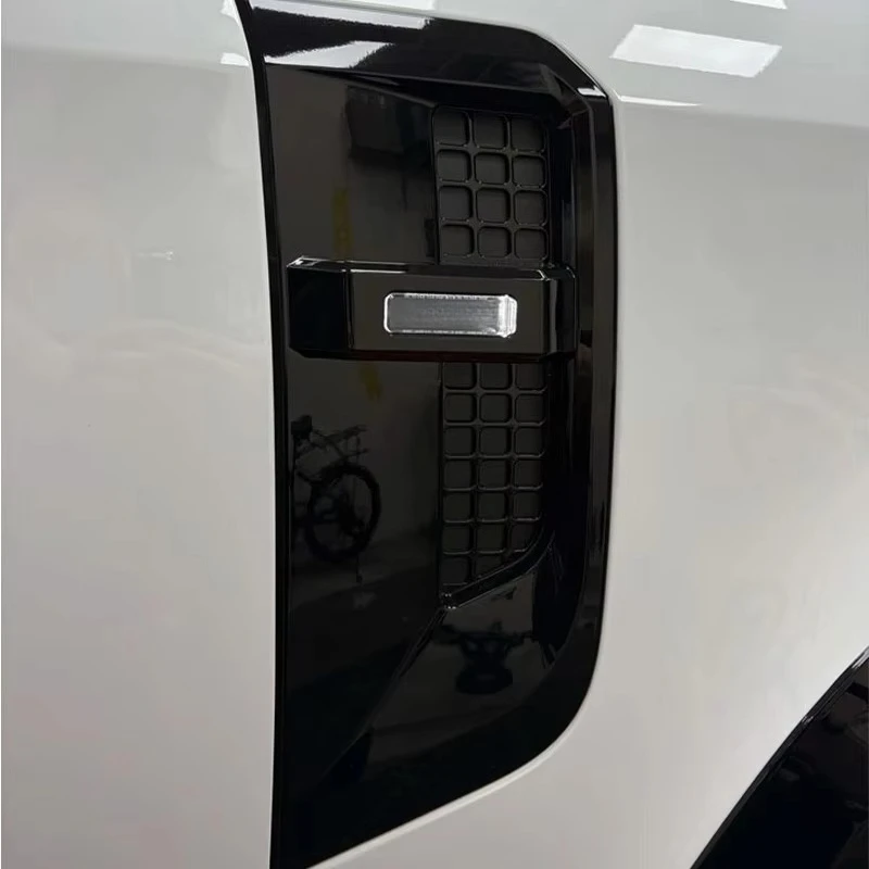For Land Rover Defender 90 110 130 2020-2026 Car Bright Black Hollowed-out Leaf-shaped Side Lights Fender Marker Signal Lamp