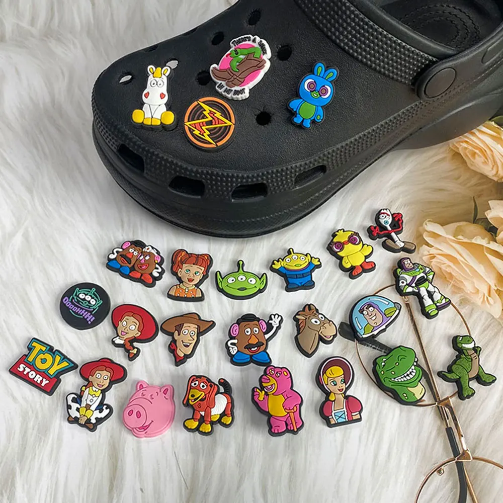

12/26pcs Toy Story Disney Cartoon Shoe Charms, Buzz Lightyear PVC Shoe Decor, DIY Buckles for Kids Sandals