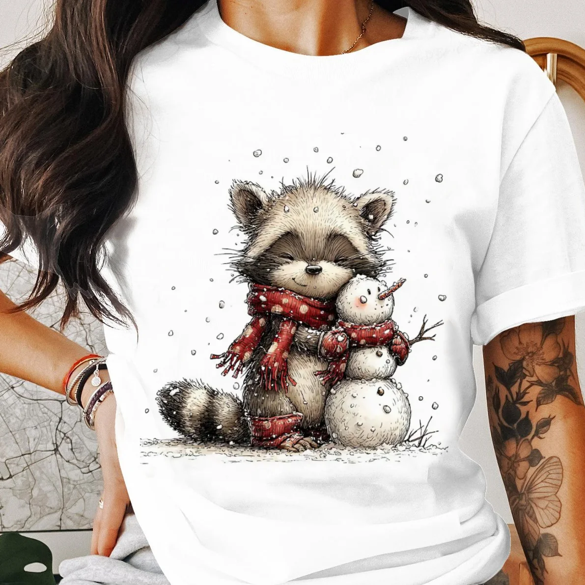 

Футболка с короткими рукавами и рождественским енотом, снеговиком, новогодним узором, милый топ, женская повседневная футболка с круглым вырезом и принтом