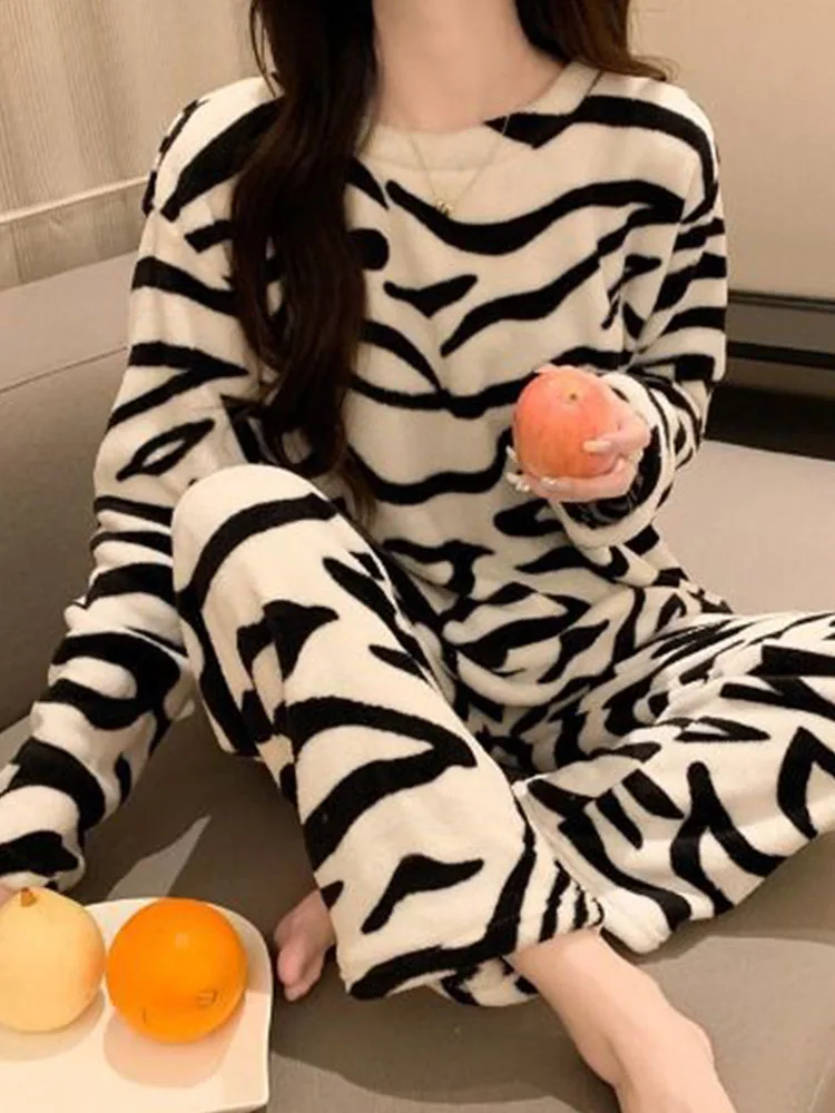 Women's Winter Pajama Fashion New Fleece Thick Coral Velvet Zebra Stripes Pullover Long Sleeve Warm Ladies Home Wear Suit Fall